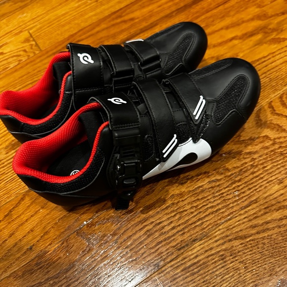 Peloton Cycling Shoes - Picture 3 of 4